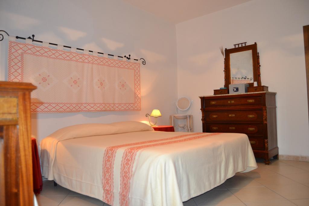 Su Cantaru Guesthouse Villanova Monteleone Exterior photo